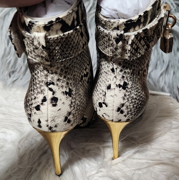 Shoe Dazzle/ Tabetha Snake Print Booties - Picture 5 of 8